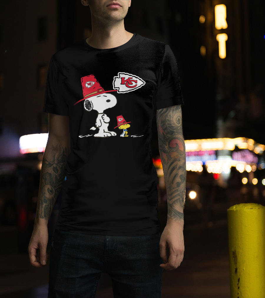 Kansas City Chiefs Snoopy And Woodstock Football T-Shirt