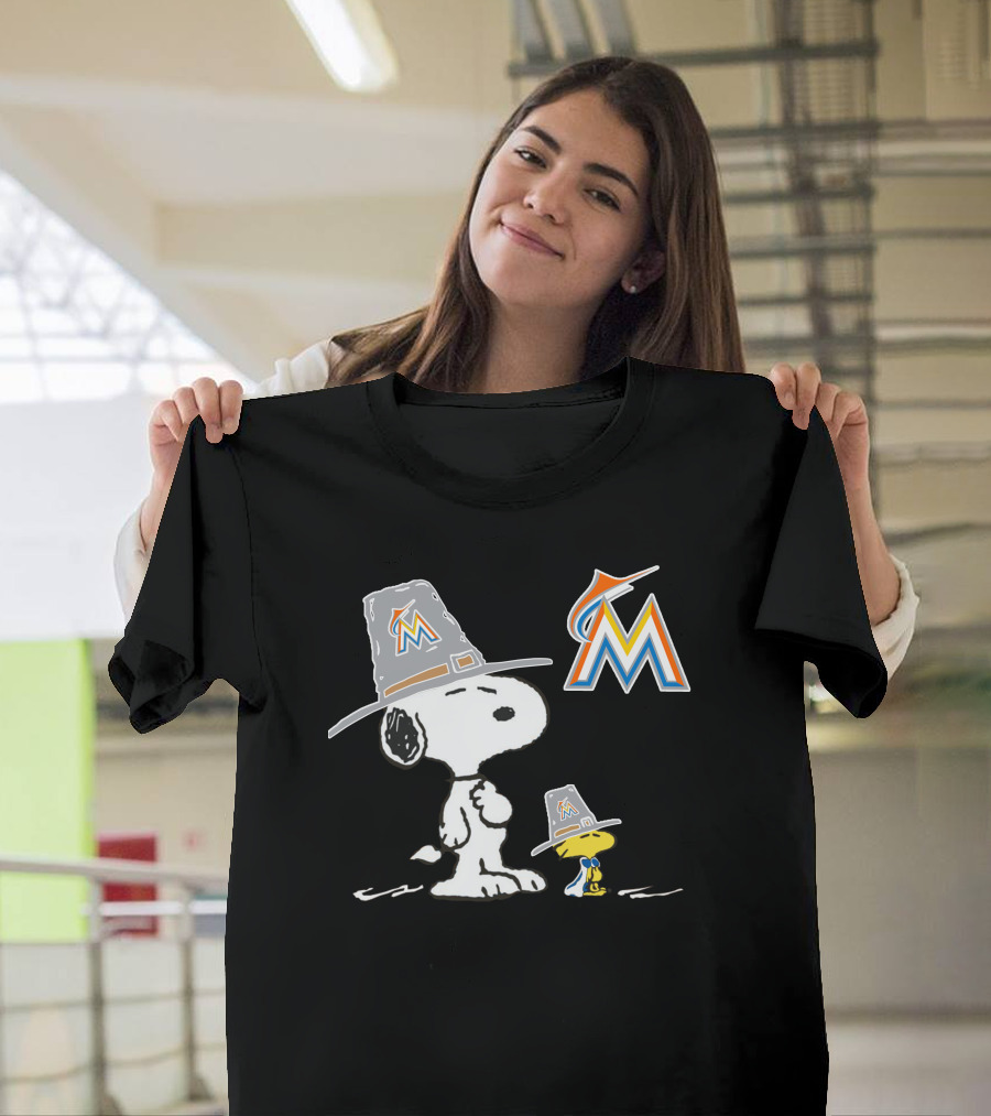 Miami Marlins Snoopy Woodstock Pilgrim Hats T-Shirt