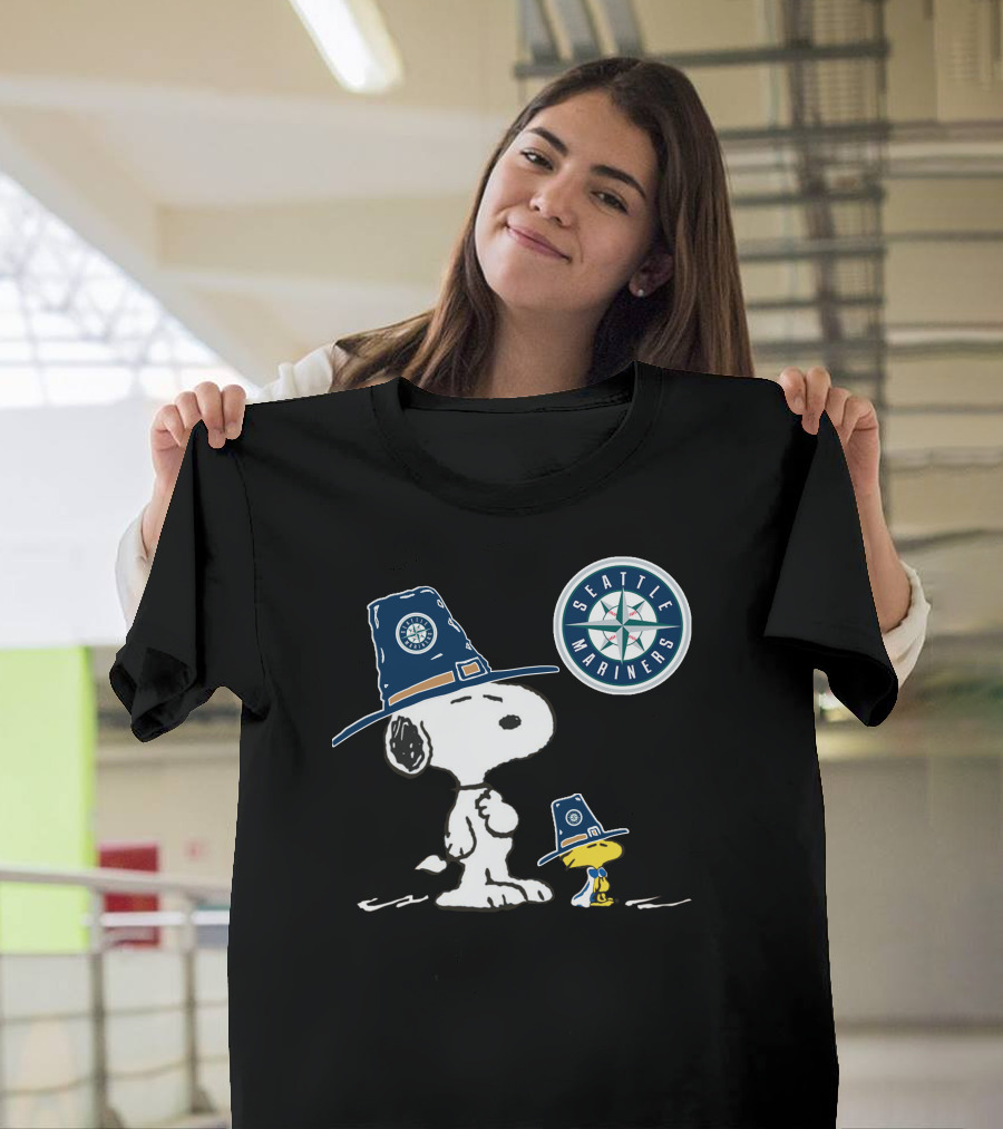 Seattle Mariners Snoopy Pilgrim Hat T-Shirt