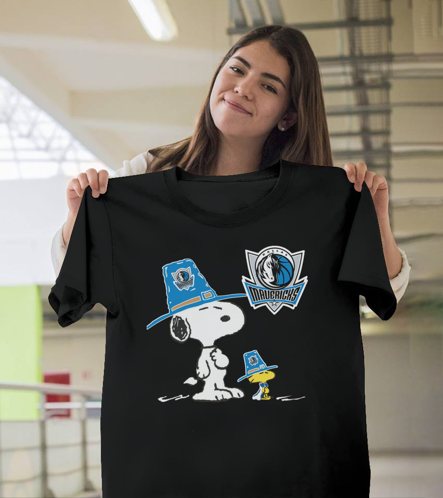 Dallas Mavericks Snoopy and Woodstock Pilgrim Hats T-Shirt
