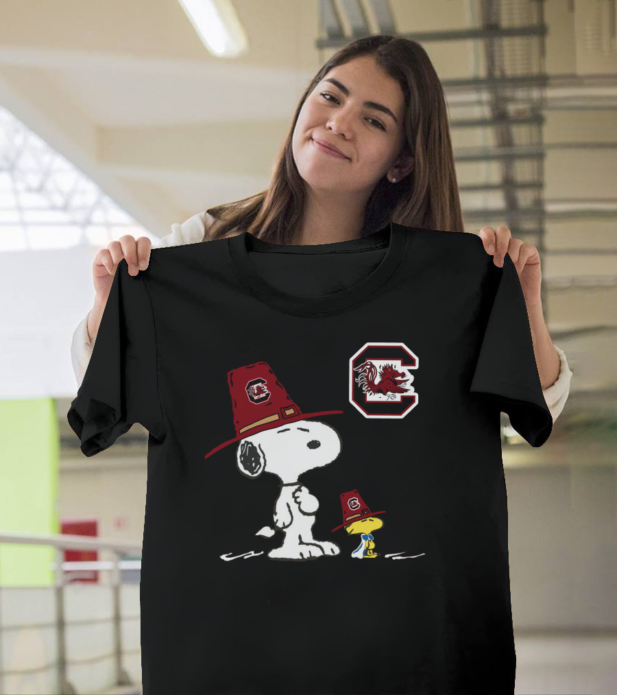 South Carolina Gamecocks Snoopy Woodstock Thanksgiving Pilgrim Hats T-Shirt