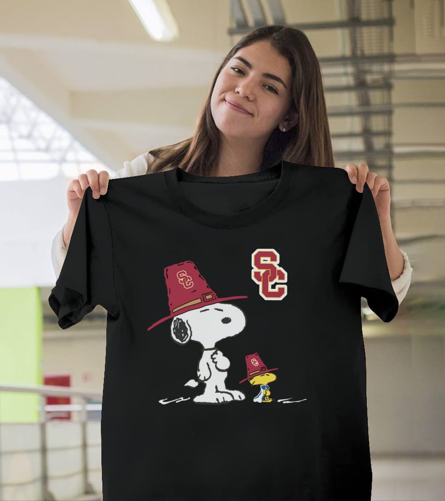 USC Trojans Snoopy And Woodstock Peanuts Comic Strip Characters With SC T-Shirt