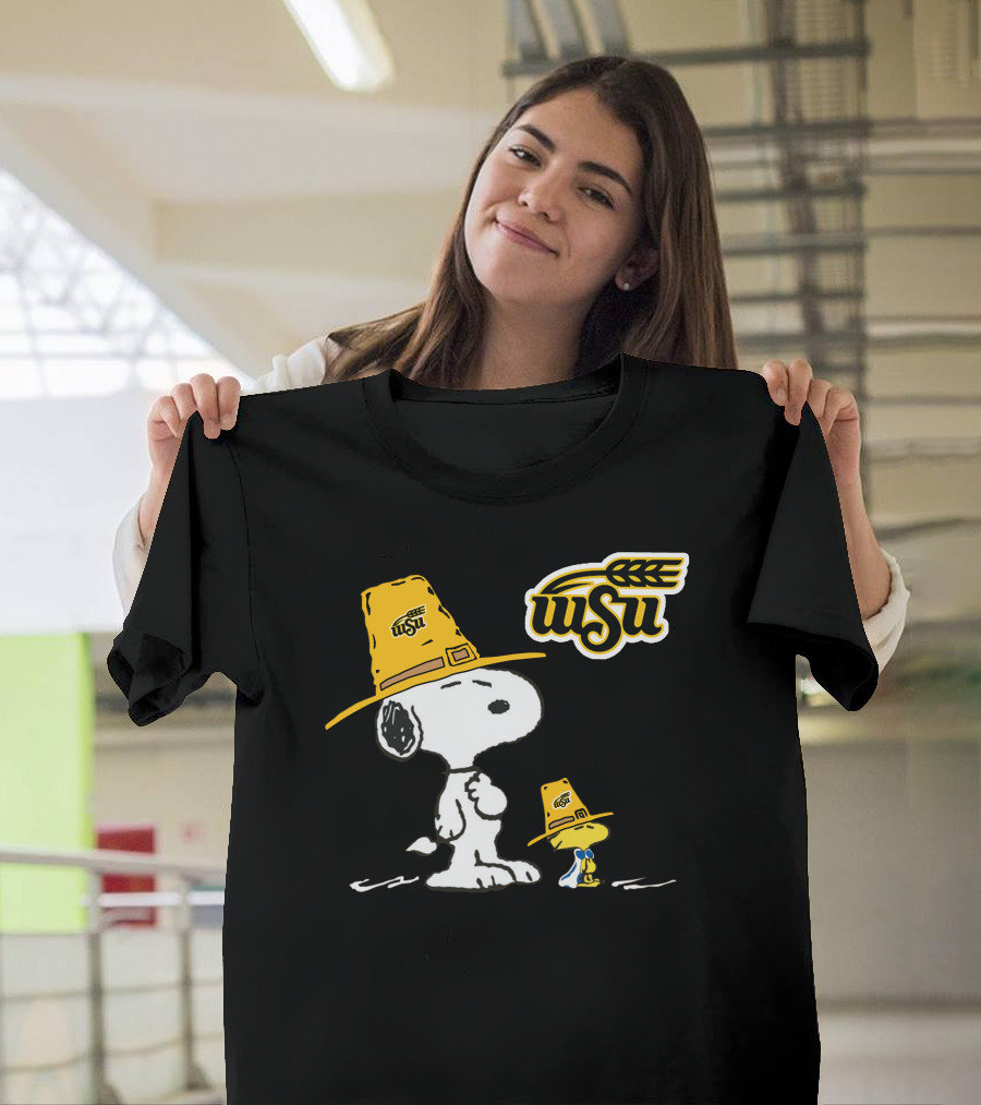 Wichita State WSU Snoopy Woodstock Pilgrim Hat T-Shirt