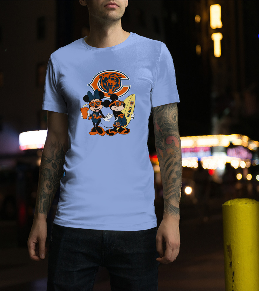 Bears Mickey Happy Vacation Chicago Football Theme Minnie And Mickey Beach Fun T-Shirt