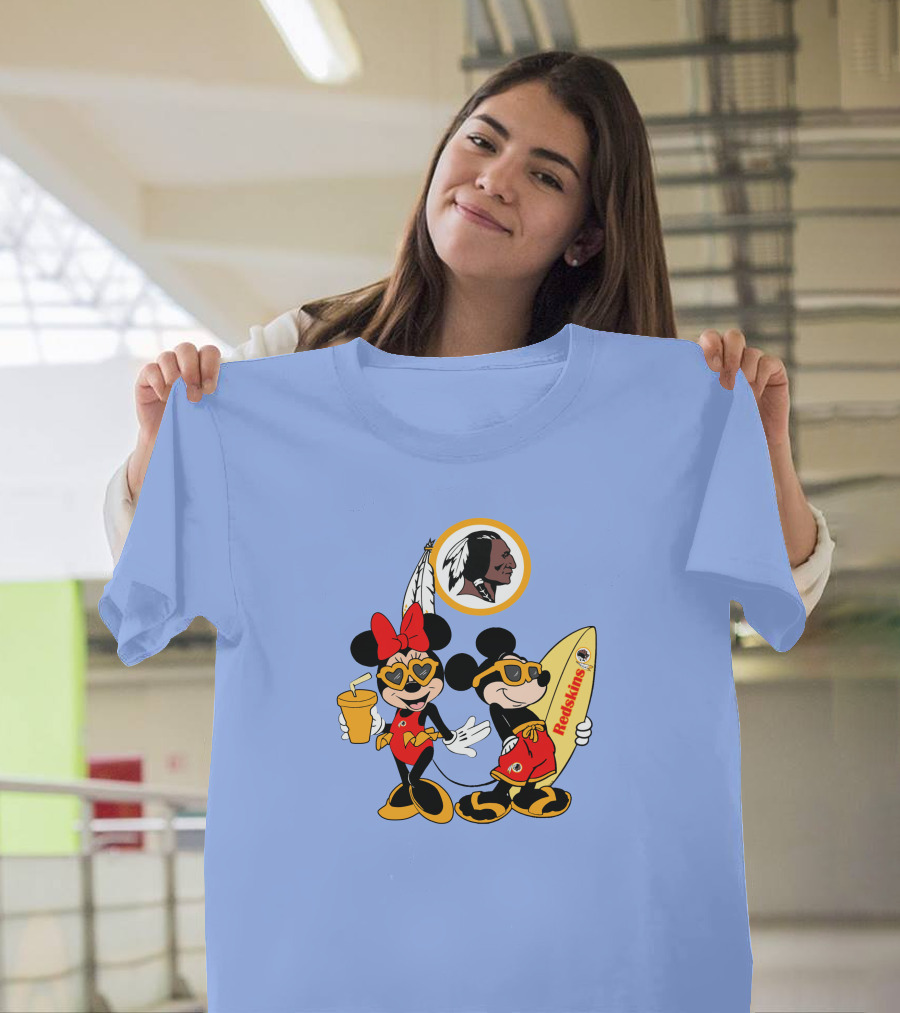 Redskins Mickey And Minnie Vacation Fun With Surfboard And Drink T-Shirt