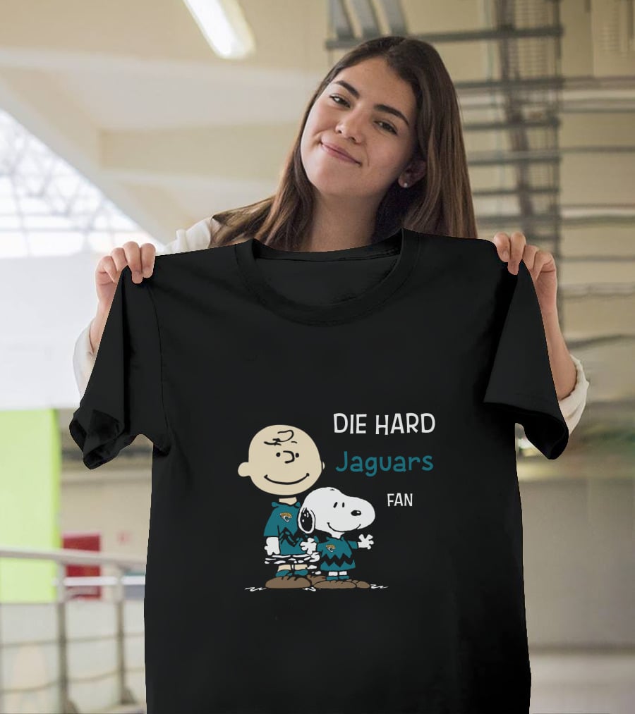 Die Hard Jaguars Fan Snoopy And Charlie Brown Fan Gear T-Shirt