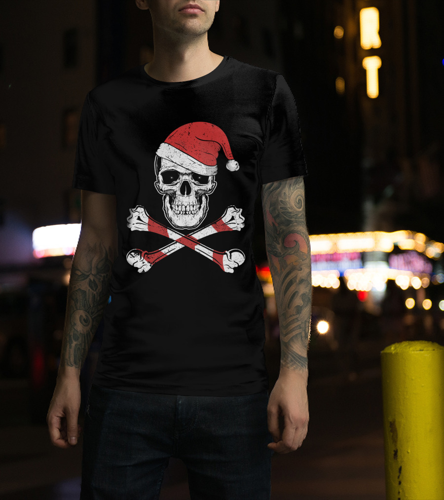 Pirate Jolly Roger Santa Hat Skull Christmas T-Shirt