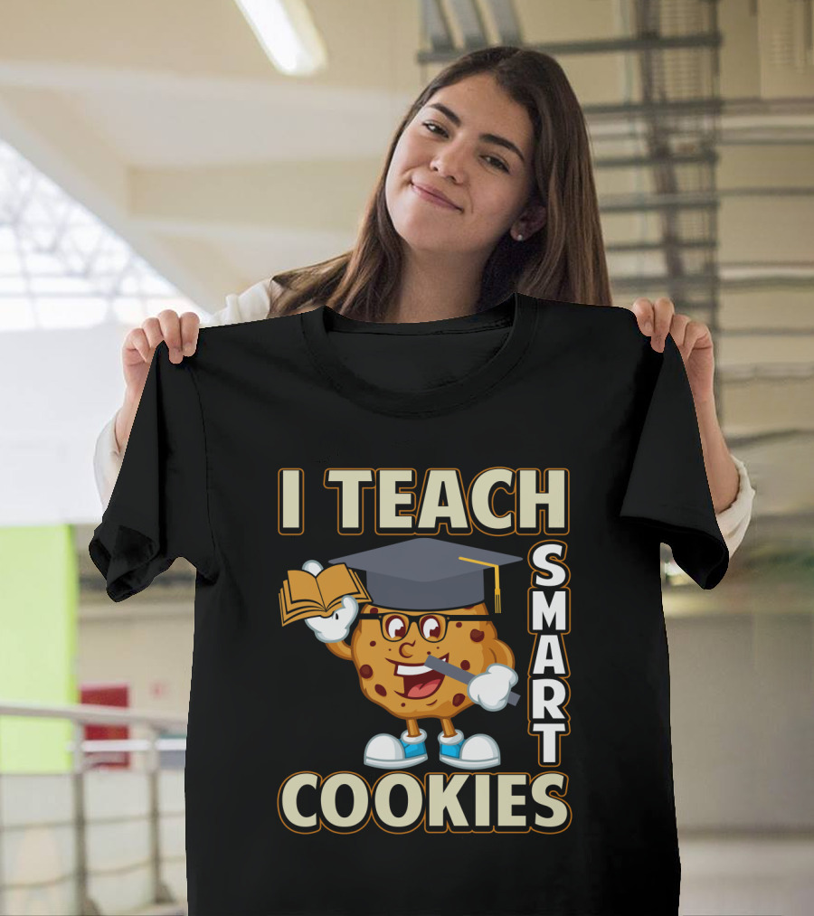 I Teach Smart Cookies Graduation Cap Book Teacher T-Shirt