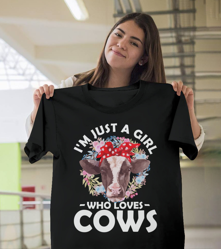 I'm Just A Girl Who Loves Cows Floral Pattern Cow Head With Red Polka Dot Bow T-Shirt