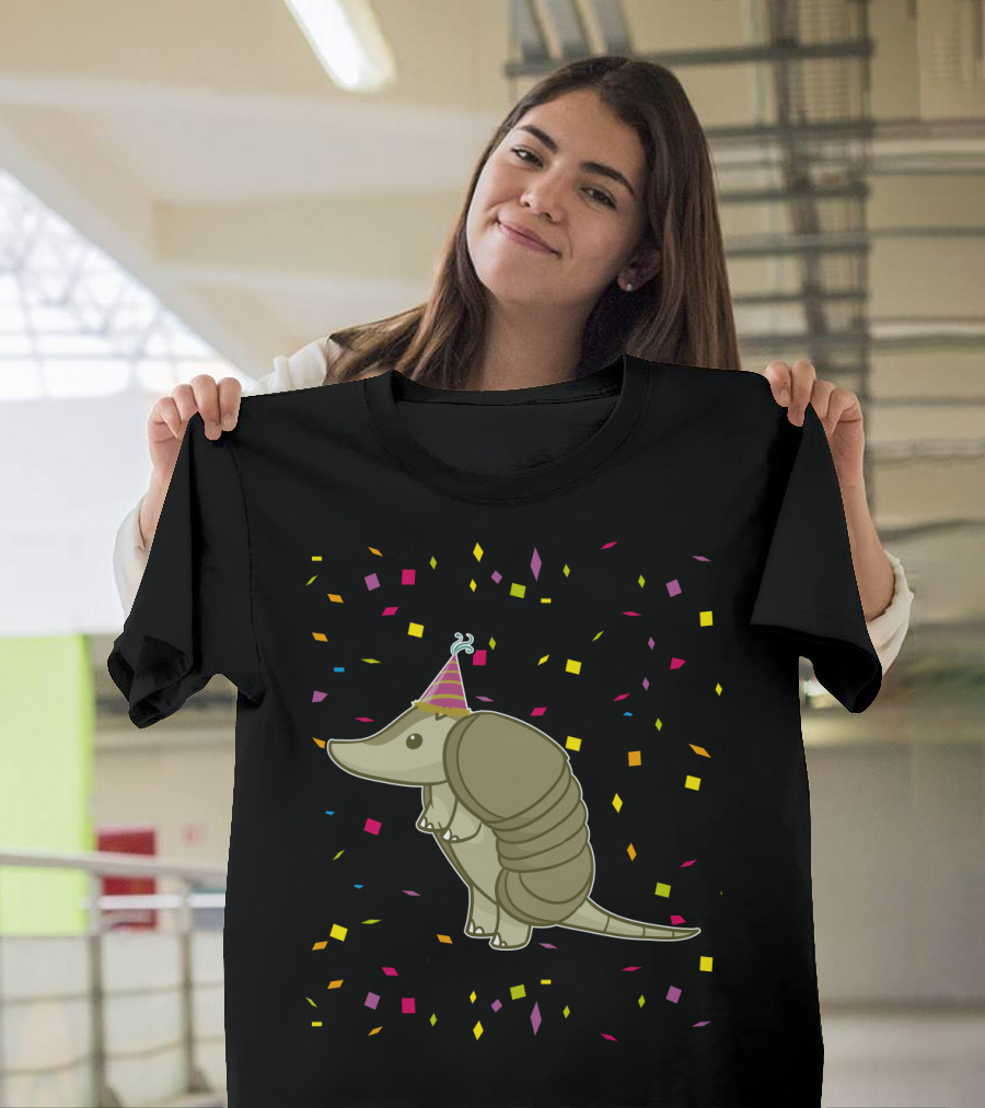Funny Armadillo Birthday Celebration With Party Hat And Confetti T-Shirt