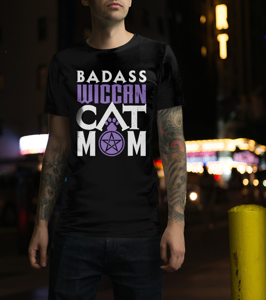 Badass Wiccan Cat Mom With Pentagram Paw Prints T-Shirt