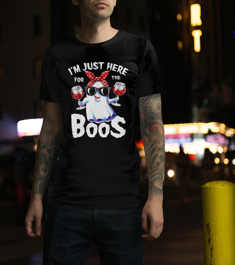 I'm Just Here For The Boos Funny Halloween Women Ghost Holding Wine Glasses T-Shirt