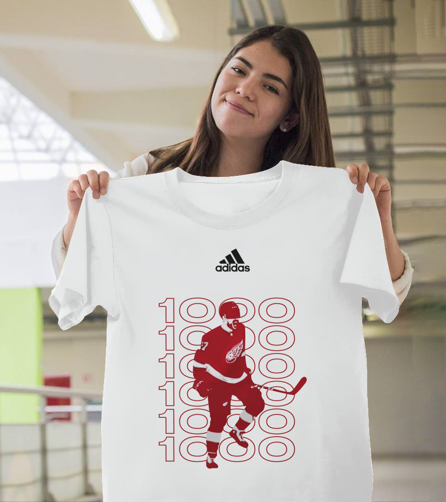 Detroit Red Wings 1000 Games Celebration Player T-Shirt