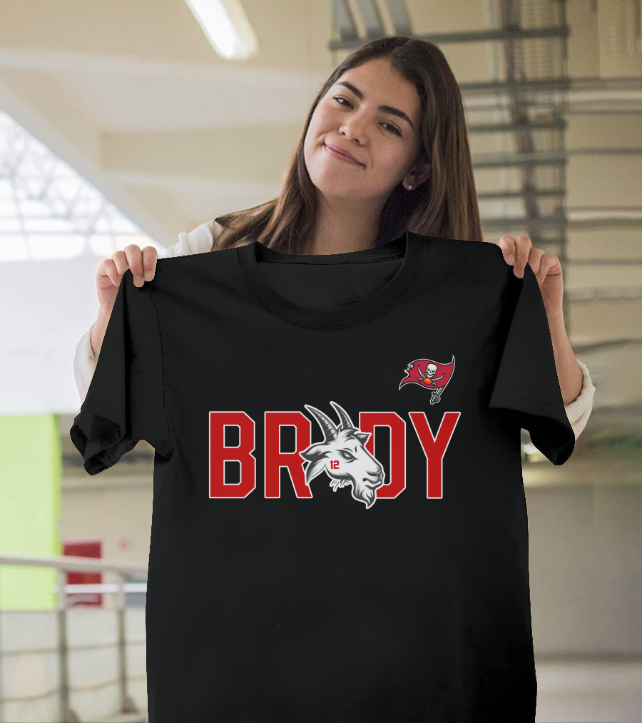 Tom Brady Buccaneers Goat with 12 Jersey and Flag T-Shirt