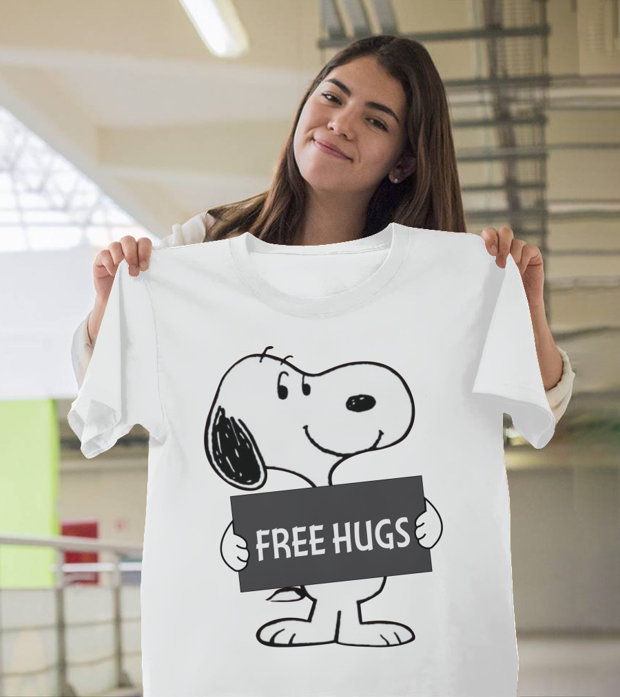 Free Hugs Snoopy Peanuts T-Shirt