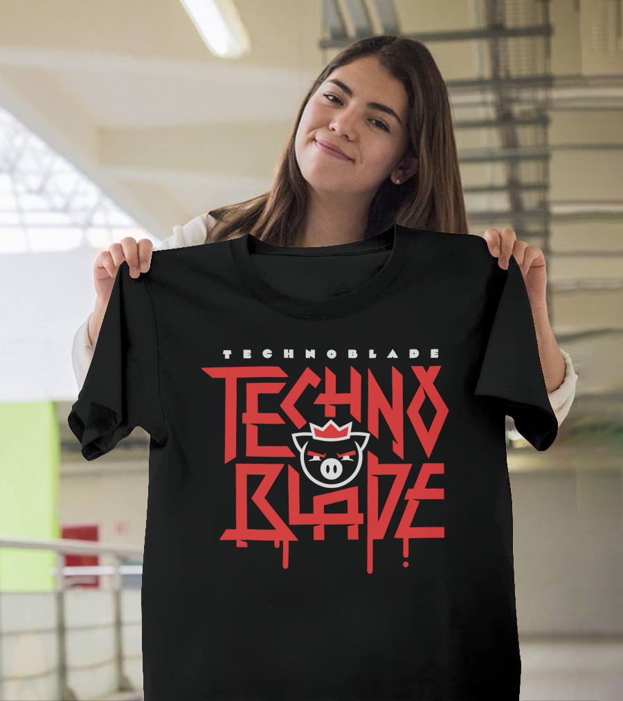 Technoblade Techno Blade Pig Crown Logo Gaming T-Shirt