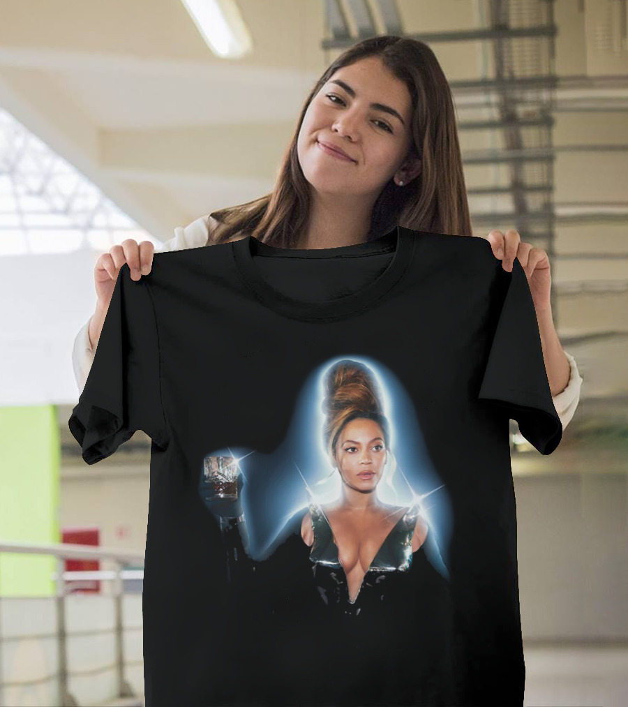 Beyonce That Girl Track Iconic Glamorous Photo With Drink T-Shirt