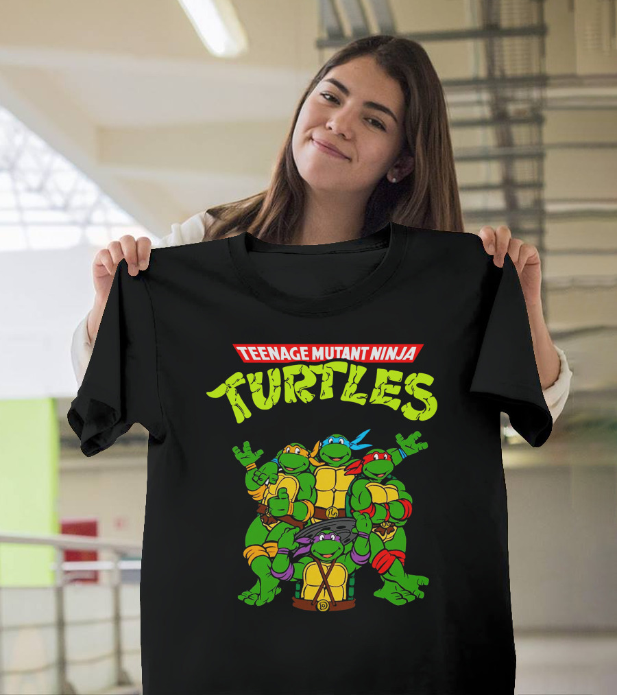 Teenage Mutant Ninja Turtles Group with Pizza and Weapons T-Shirt
