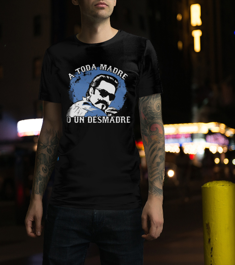 A Toda Madre O Un Desmadre Cool Mustache Sunglasses Dude Blue Circle T-Shirt