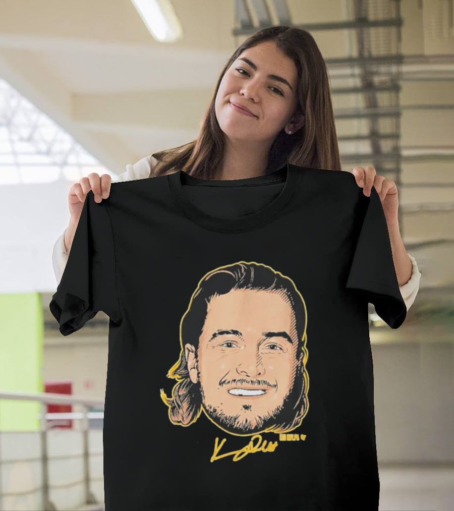 Kenny Pickett Swag Head Signature Présente T-Shirt