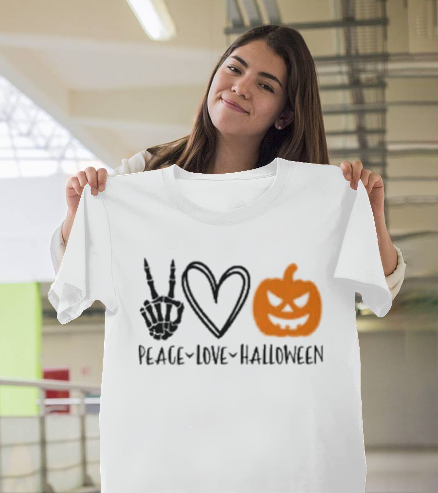 Peace Love Halloween Skeleton Hand Heart Pumpkin T-Shirt