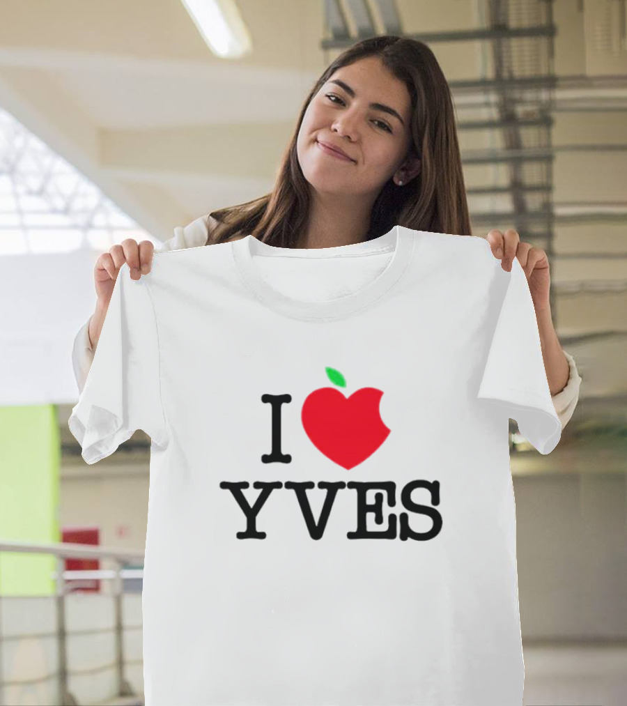 I Heart Apple Yves Red Apple T-Shirt