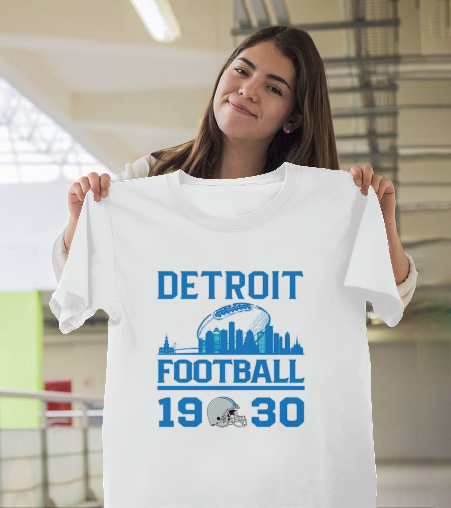 Detroit Lions Football 1930 Skyline Helmet Motif T-Shirt