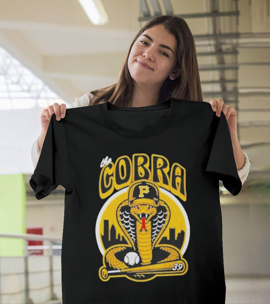 The Cobra Pittsburgh Pirates Baseball Bat City Skyline 39 T-Shirt