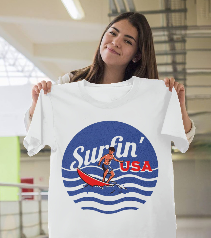Surfin' USA Surfboard Waves Circle T-Shirt