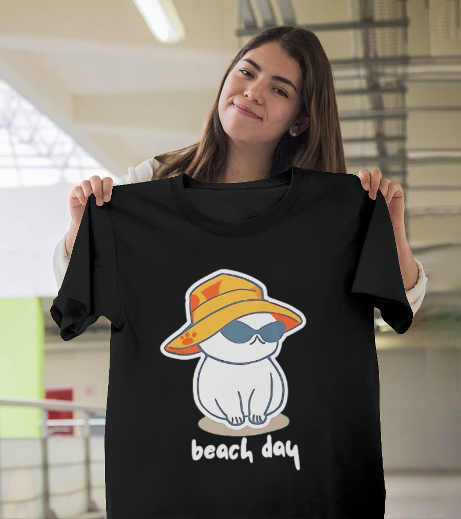 Cat Relaxing In Sunglasses And Hat For A Beach Day T-Shirt