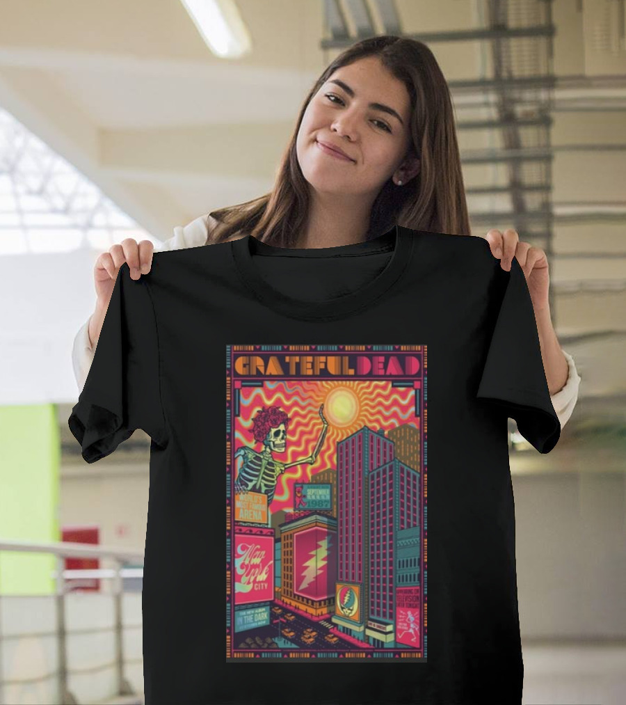 Grateful Dead World’s Most Famous Arena New York City September 15-20 1987 The New Album In the Dark T-Shirt