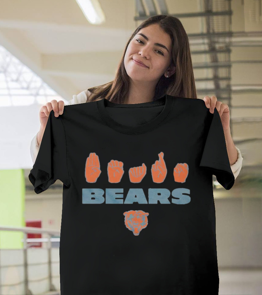 ASL Love Sign Chicago Bears Bears T-Shirt