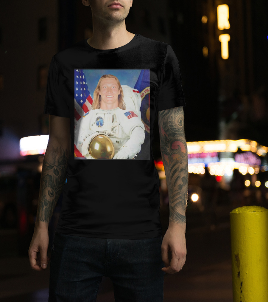 Trevor Lawrence Jacksonville Jaguars Win A Game Or Go To The Moon Astronaut USA Flag T-Shirt