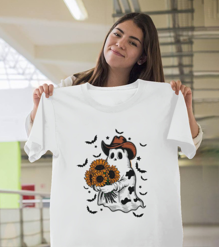 Cute Cowprint Ghost Funny Snarky Boojee Western Halloween Sunflowers Cowboy Hat Bats T-Shirt