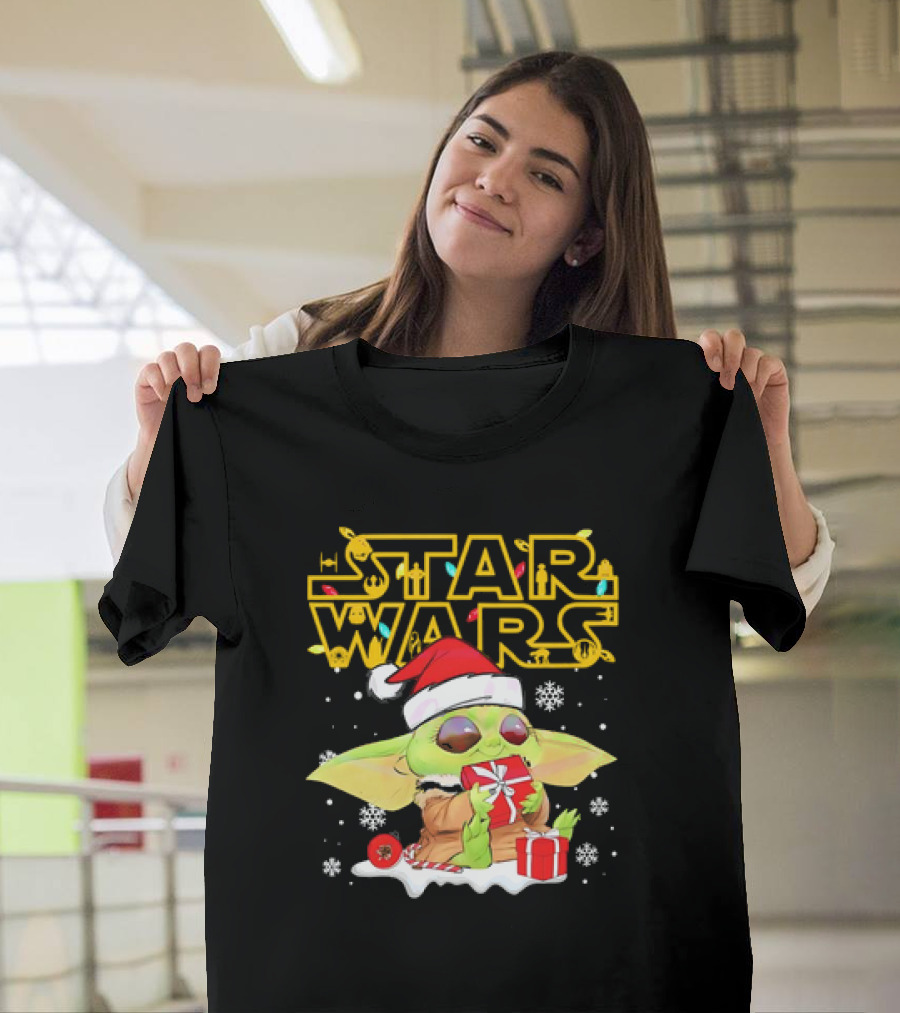 Star Wars Baby Yoda Christmas Santa Hat Snowflakes T-Shirt
