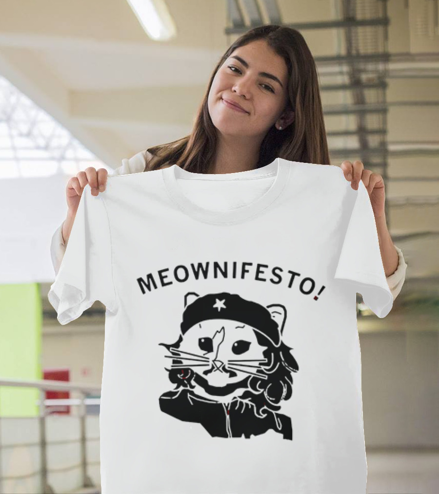 Meownifesto Cat Wearing Revolutionary Style Beret with Star T-Shirt