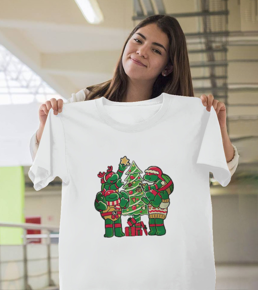 Teenage Mutant Ninja Turtles Christmas Tree Decorating Scene T-Shirt