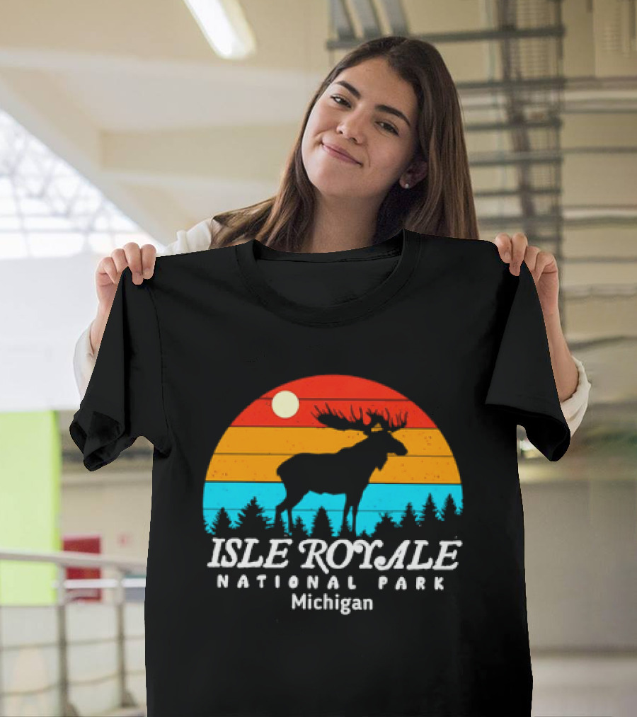 Isle Royale National Park Michigan Vintage Sunset Moose T-Shirt