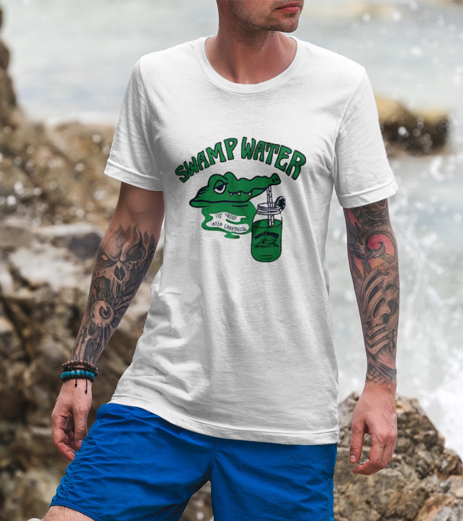 Swamp Water Alligator Drink Jar Vintage Cartoon T-Shirt