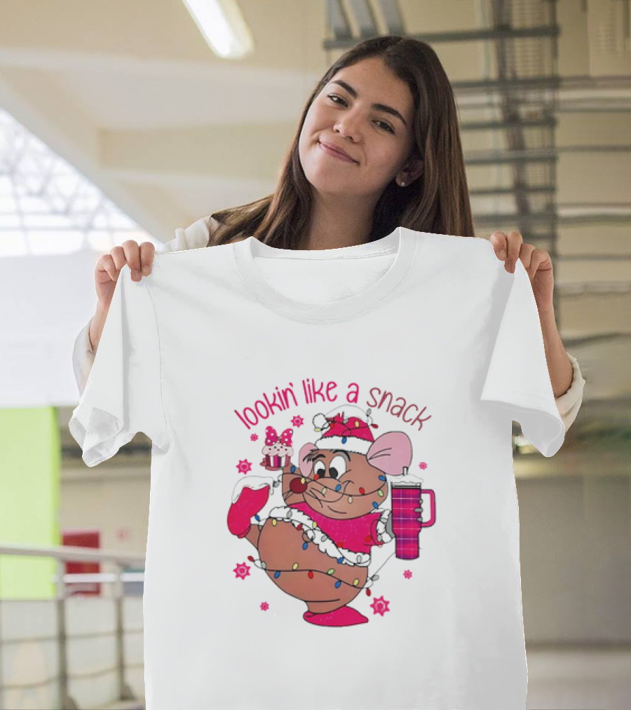 Lookin’ Like a Snack Christmas Mouse Holding Cupcake and Drink T-Shirt