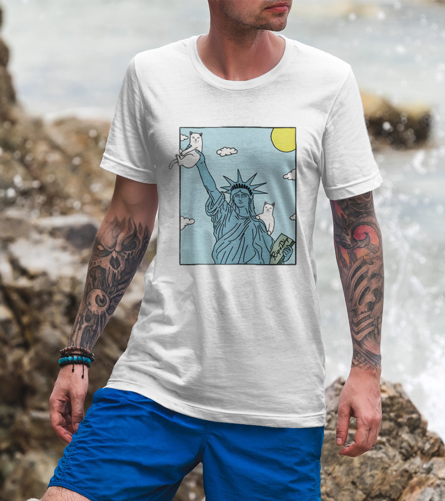 Statue Of Liberty With Cats And Rip N Dip Clouds T-Shirt