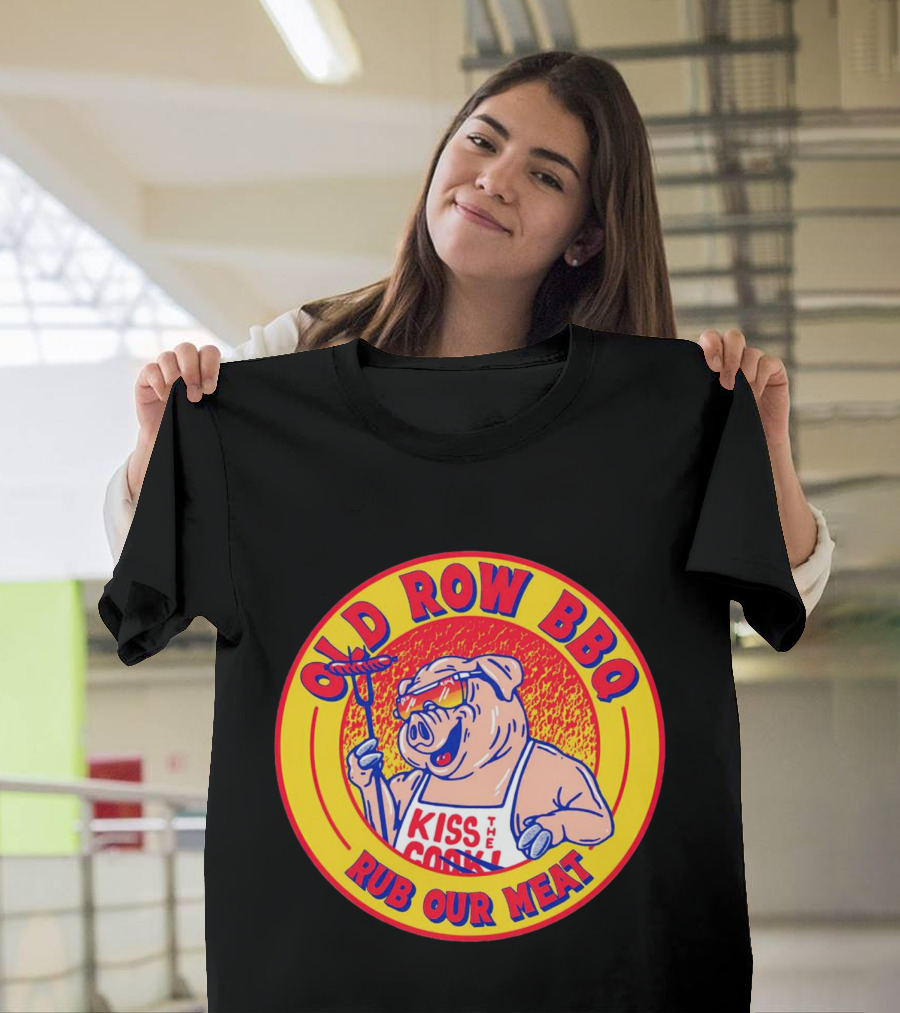 OLD ROW BBQ Rub Our Meat Kiss The Cook Pig Apron T-Shirt