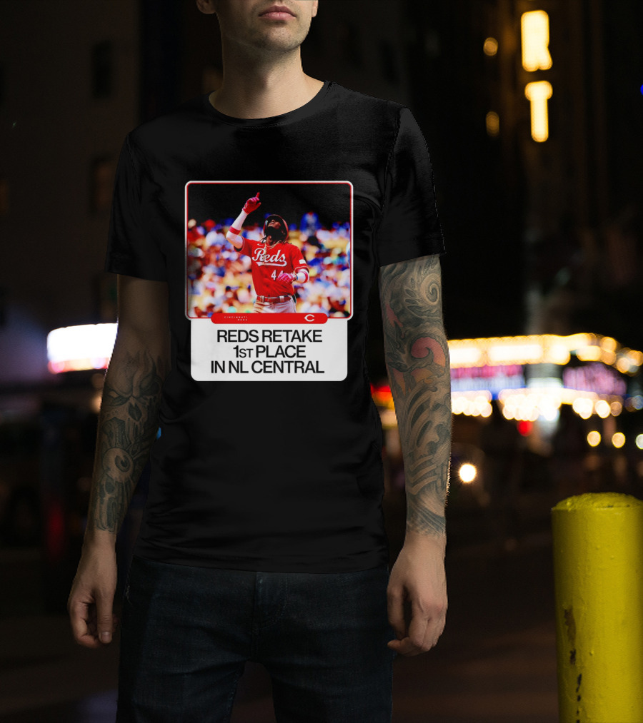 Cincinnati Reds Retake 1st Place In NL Central Elly De La Cruz T-Shirt