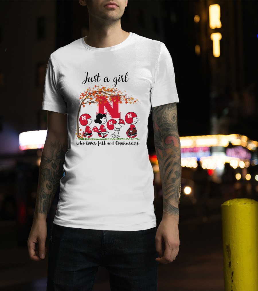Just A Girl Who Loves Fall And Cornhuskers Peanuts Cartoon T-Shirt