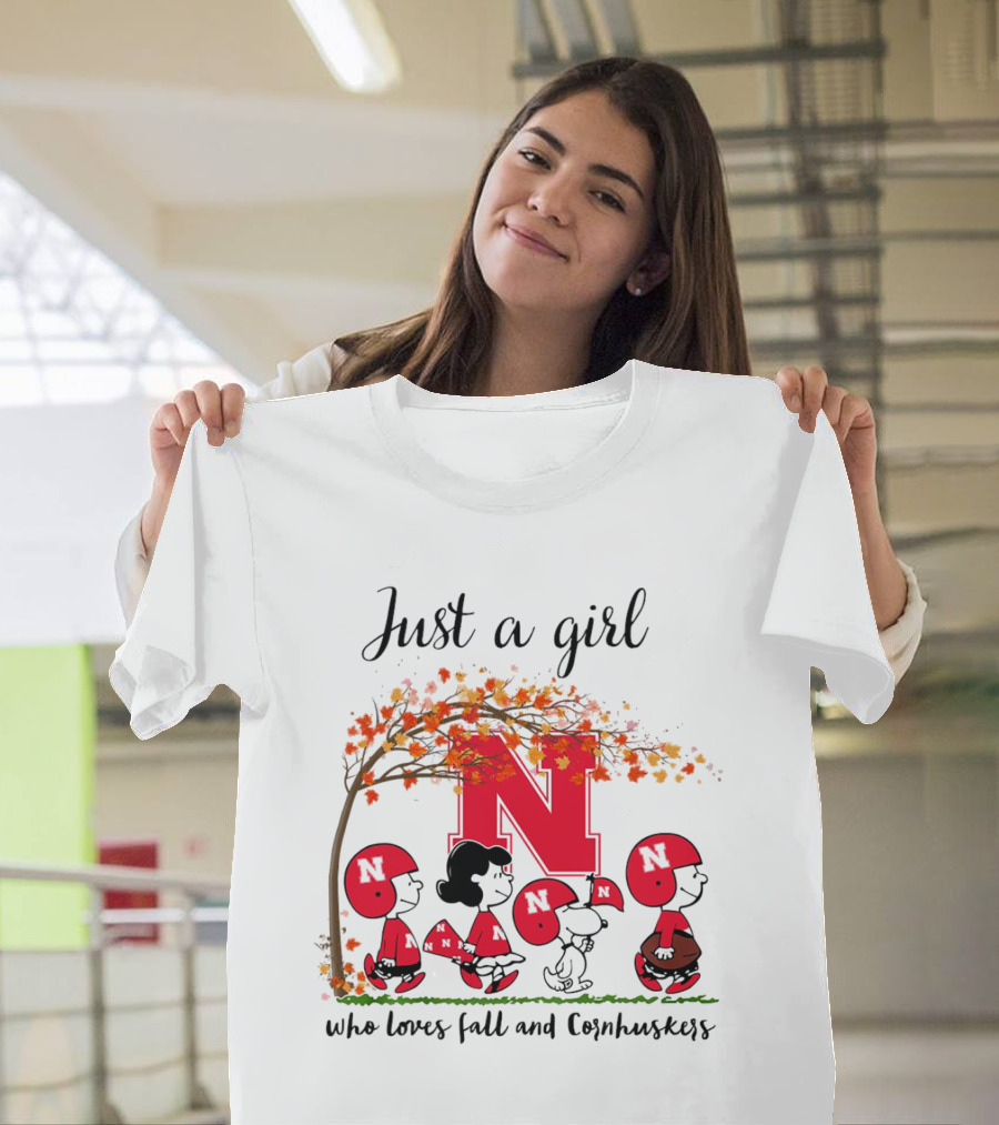 Just A Girl Who Loves Fall And Cornhuskers Peanuts Cartoon T-Shirt