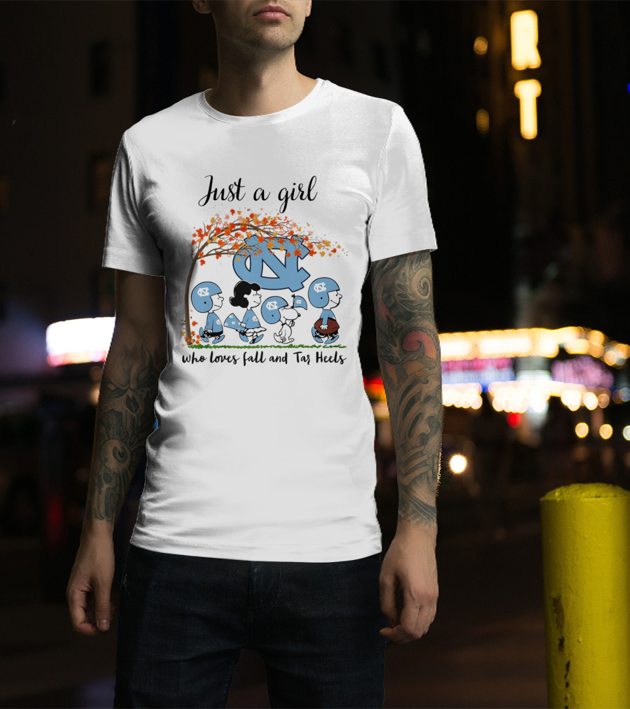 Just A Girl Who Loves Fall And Tar Heels Peanuts Cartoon Halloween T-Shirt