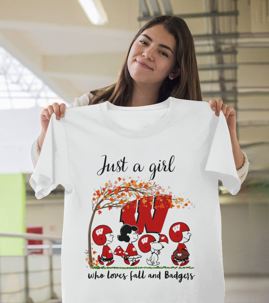 Just A Girl Who Loves Fall And Wisconsin Badgers Peanuts Cartoon T-Shirt