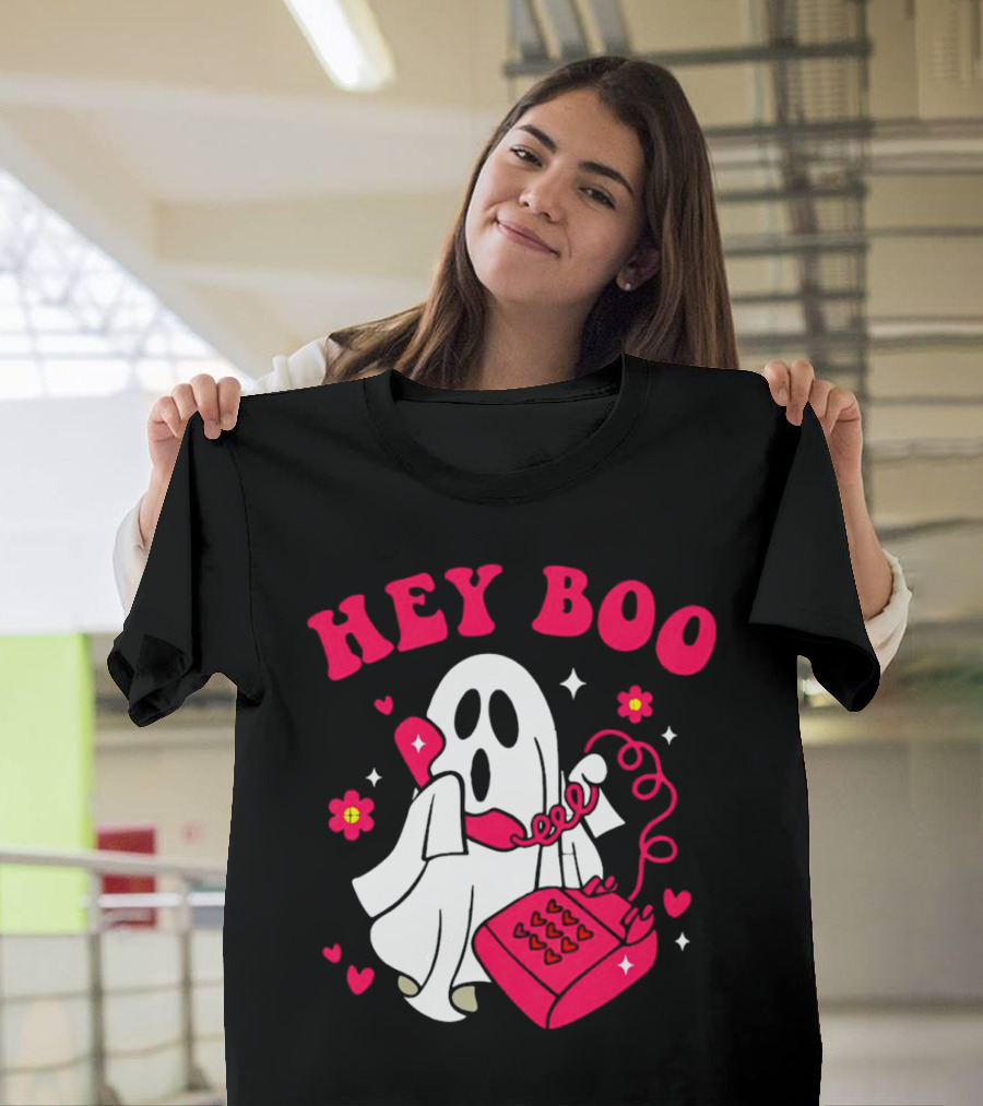 Hey Boo Ghost Talking On Pink Phone With Hearts And Flowers Halloween T-Shirt