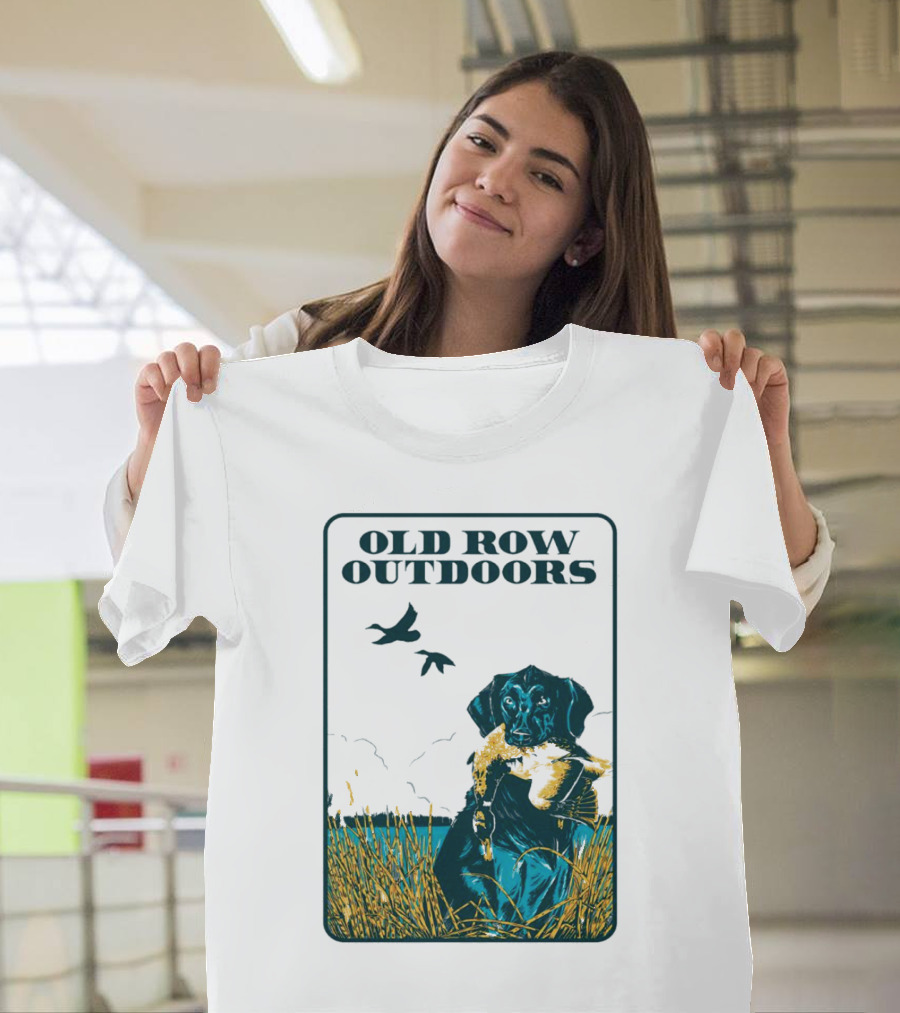 Old Row Outdoors Retriever Duck Hunting Scene T-Shirt