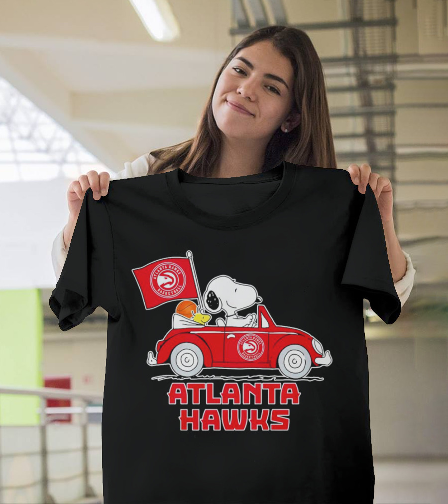 Atlanta Hawks Basketball Snoopy Dog Driving Car Peanuts Sports Team Fan T-Shirt